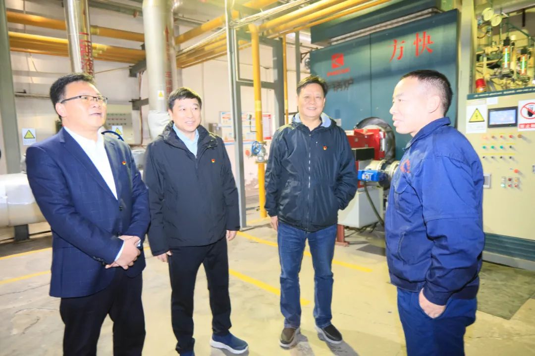 新春慰問送關(guān)懷——集團黨委書記、董事長慰問春節(jié)期間堅守崗位的一線職工 新春慰問送關(guān)懷——集團黨委書記、董事長慰問春節(jié)期間堅守崗位的一線職工