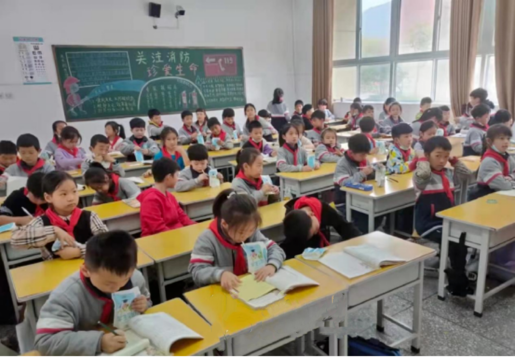 未來可期 健康護航丨花花牛乳業集團取得學生飲用奶常、低溫發酵乳生產資質