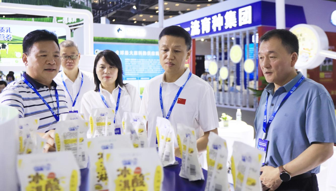 啟航新征程 點亮新賽道丨花花牛乳業(yè)集團參加第十四屆中國奶業(yè)大會暨D20峰會，榮獲“中國乳制品生產(chǎn)企業(yè)現(xiàn)代化等級5A級”評定殊榮