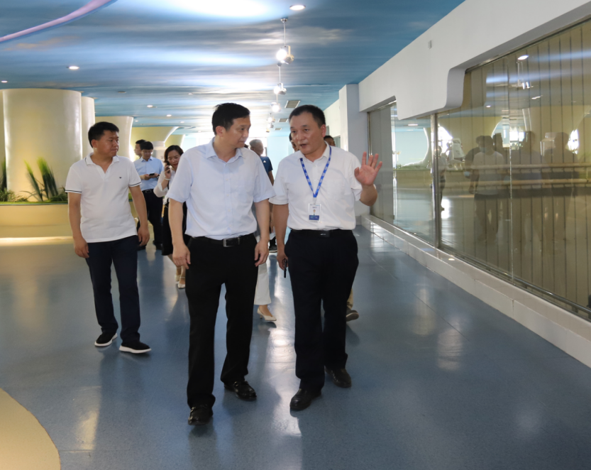 快訊|鄭州市二七區(qū)委副書記、區(qū)長虎榮鑫蒞臨河南花花牛乳業(yè)集團調(diào)研