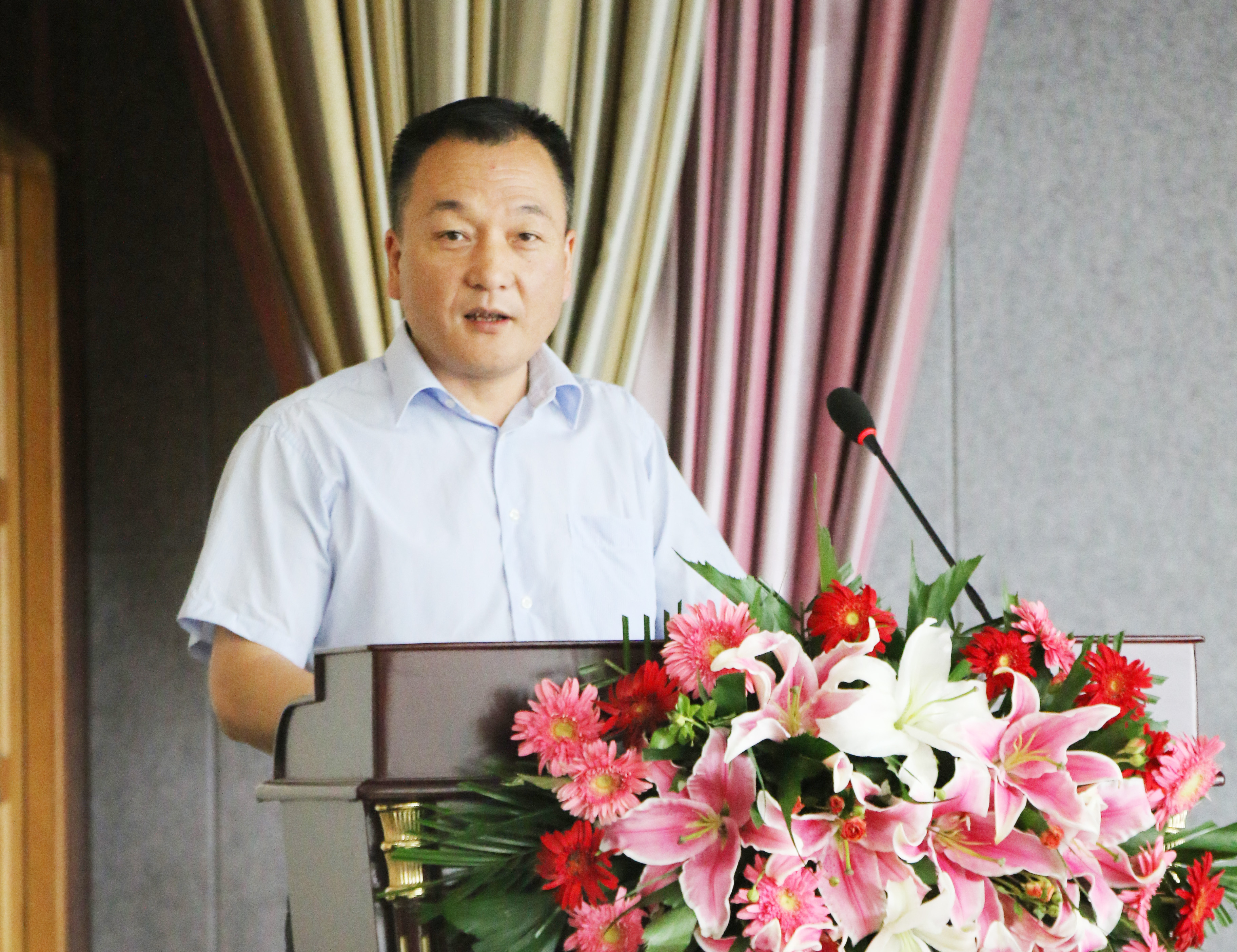 揚(yáng)帆再起航 | 花花牛乳業(yè)集團(tuán)養(yǎng)殖、飼料事業(yè)部2019上半年總結(jié)表彰暨下半年工作部署大會隆重召開 揚(yáng)帆再起航 | 花花牛乳業(yè)集團(tuán)養(yǎng)殖、飼料事業(yè)部2019上半年總結(jié)表彰暨下半年工作部署大會隆重召開