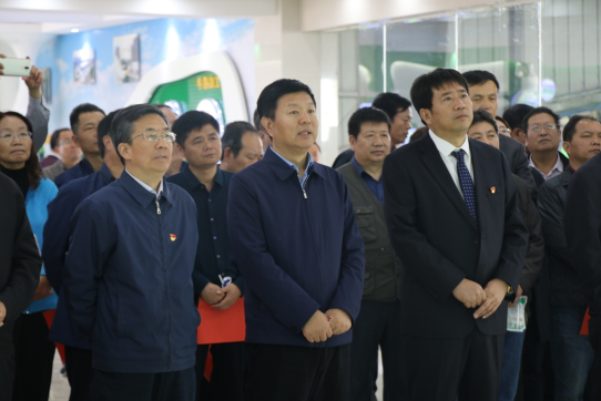 河南省農牧業產業扶貧工作觀摩團蒞臨花花牛集團·魯山瑞亞牧業有限公司參觀考察