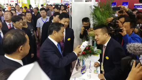 花花牛亮相第30屆中原畜牧業交易博覽會 花花牛亮相第30屆中原畜牧業交易博覽會