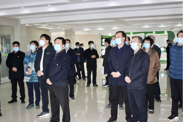 平頂山市委書記周斌一行蒞臨花花牛乳業集團 魯山瑞亞牧業有限公司調研疫情防控和復工復產情況 平頂山市委書記周斌一行蒞臨花花牛乳業集團 魯山瑞亞牧業有限公司調研疫情防控和復工復產情況