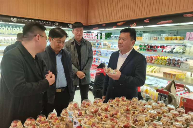 走訪調研拓市場 凝心聚力謀發展--花花牛乳業集團黨委書記、董事長唐洪峰一行走訪銷售終端
