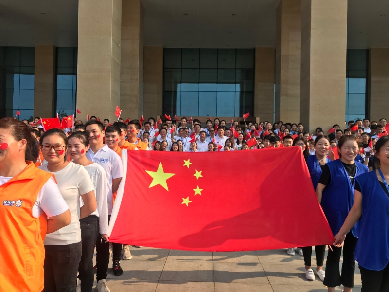 花花牛 唱紅歌 祝福我的國?。?！